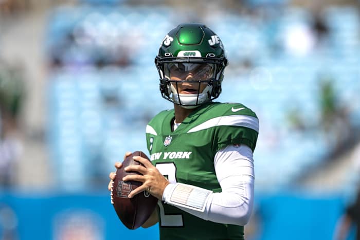Jets QB Zach Wilson throws pass vs. Carolina Panthers